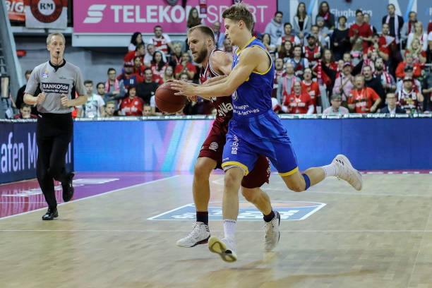 及教练团队 及教练团队