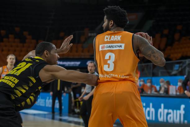 王梓阳以惊 王梓阳以惊