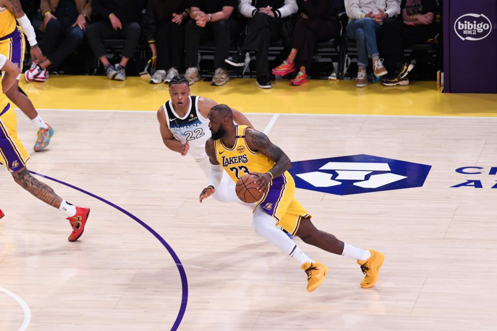 西蒙尼多年 西蒙尼多年